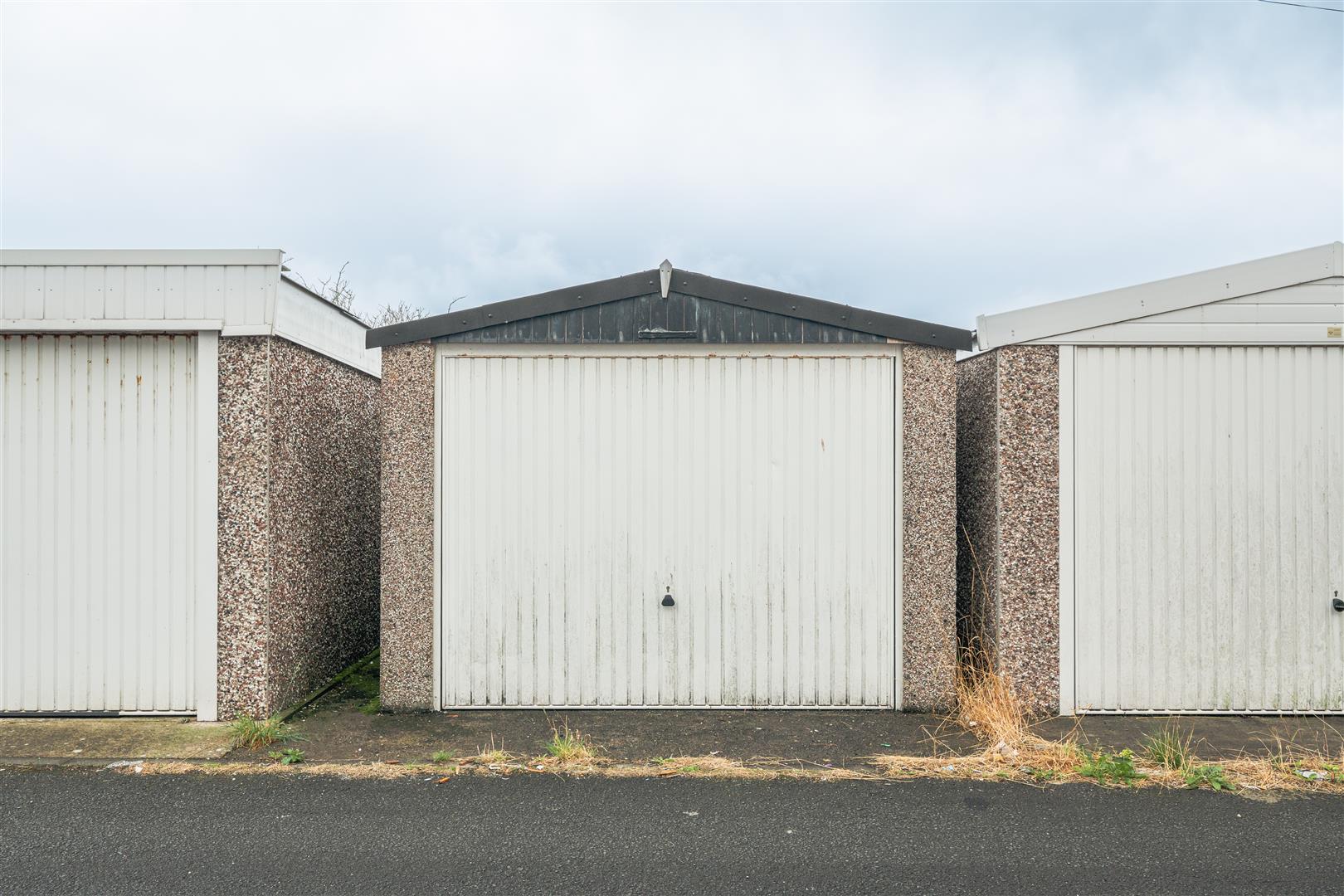 Park Avenue Lock Up Garage (2 of 6).jpg